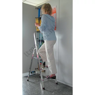 Alumínium háztartási létra 1x3 fokos felhasználási példa
